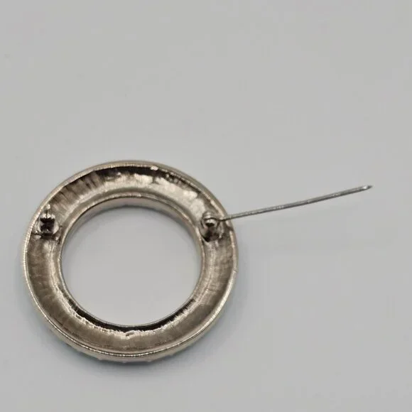 Vintage Unsigned Silver Toned Aqua Blue Rhinestone Circular Wreath Pin Brooch - Picture 10 of 16